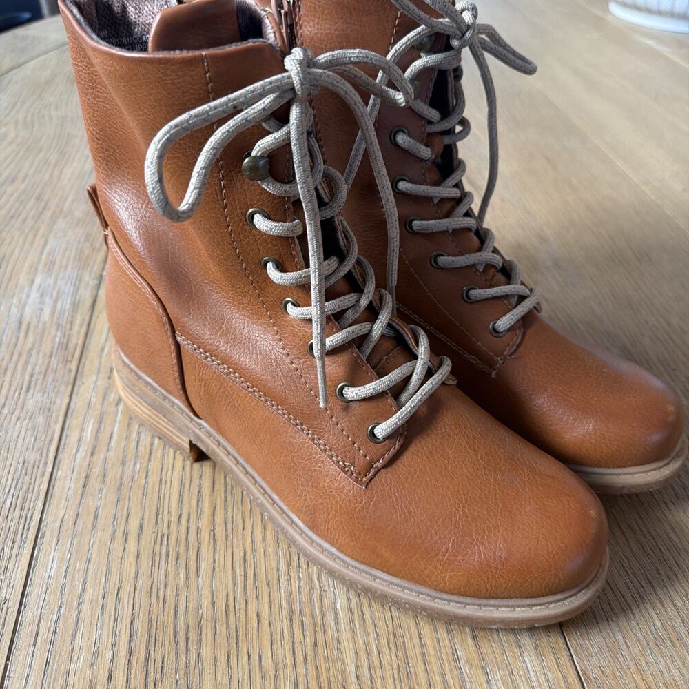 BOC Born Womens Carter Lug Sole‎ Combat 9 Tan Man Made NEW Boho Outdoors